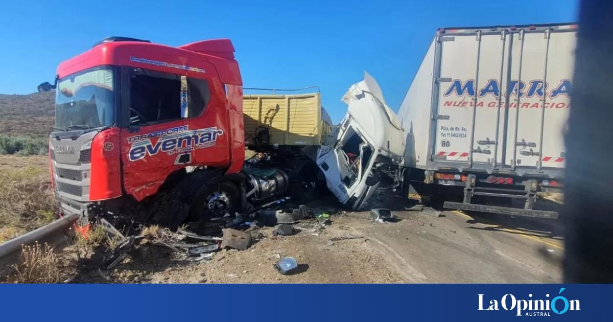 Impactante Choque En La Ruta Tres Camiones Colisionaron Y Dos