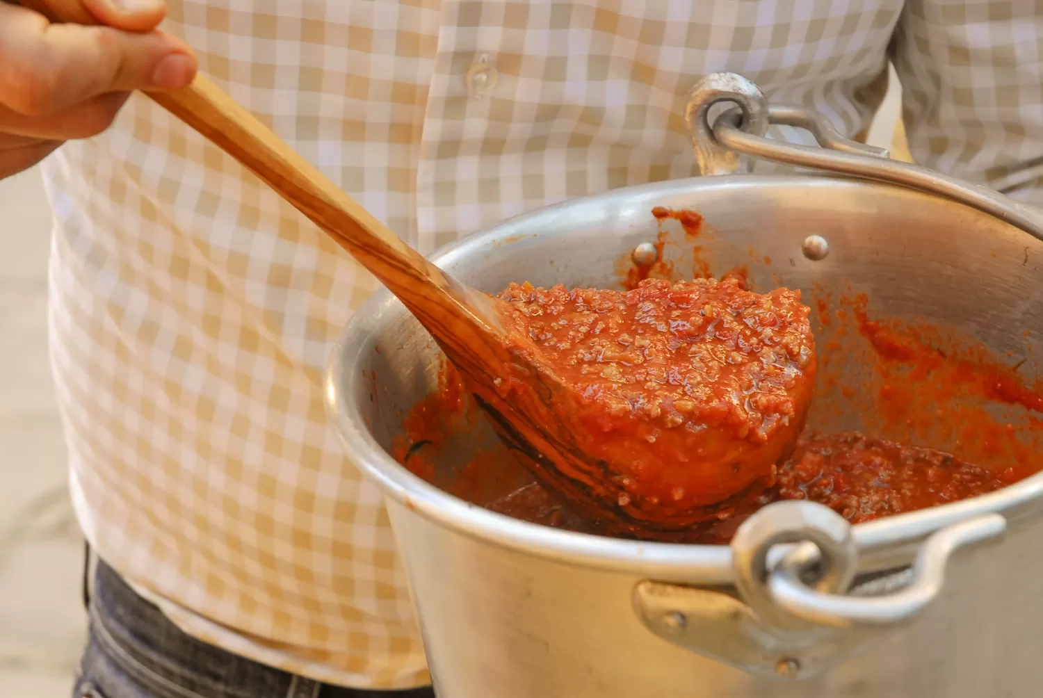 Receta de ñoquis de papa caseros con salsa bolognesa un clásico muy