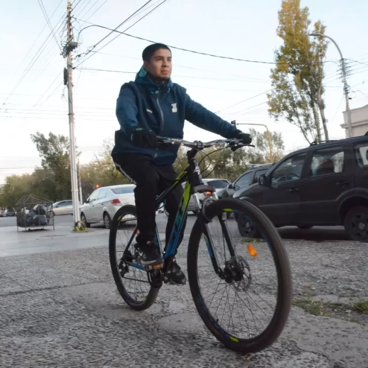 Viví la bicicleteada hasta Monte Aymond, por los 40 años de Malvinas, junto a La Opinión Austral Viví la bicicleteada hasta Monte Aymond, por los 40 años de Malvinas, junto a La Opinión Austral