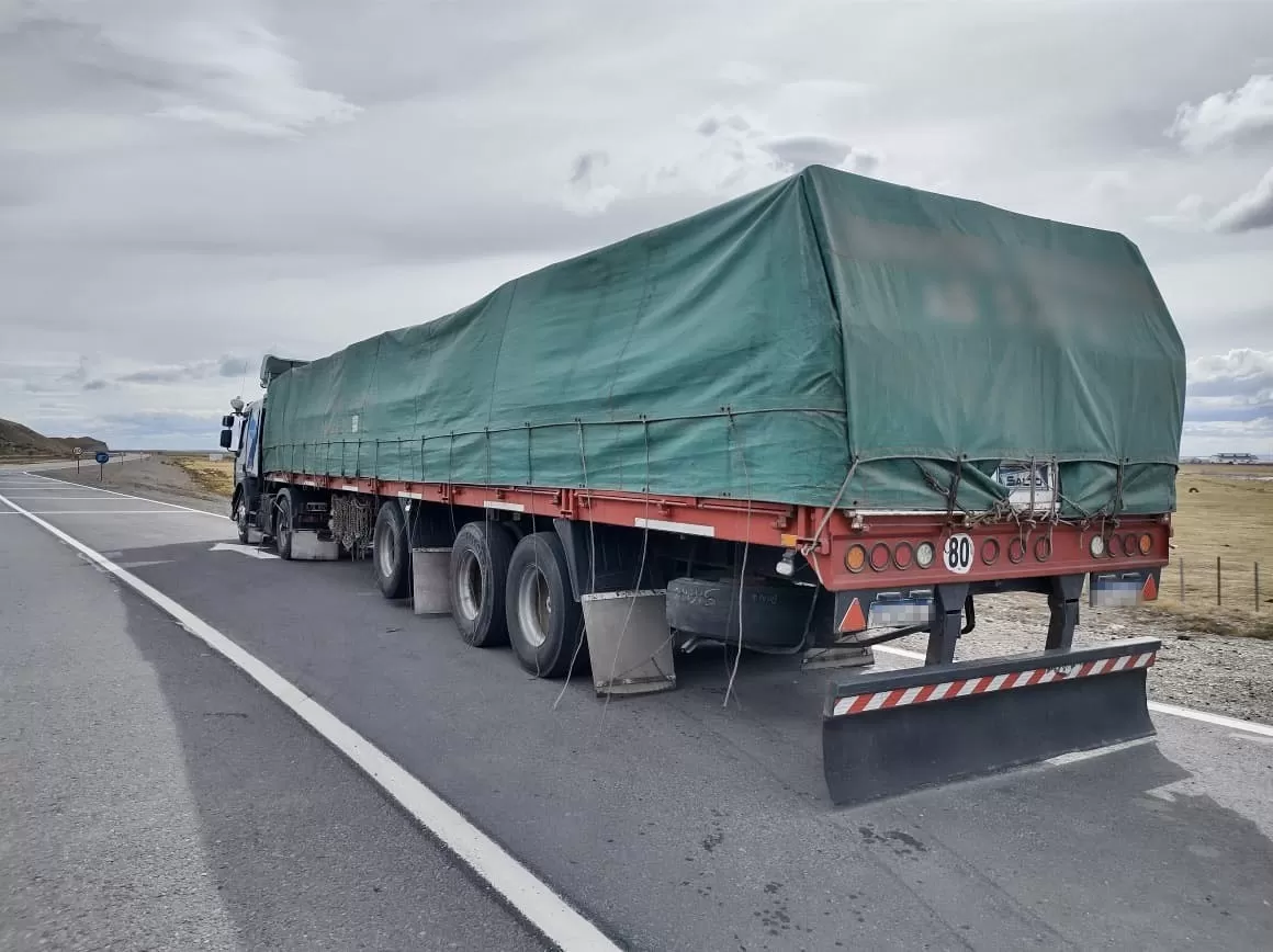 Atraparon a un camionero que venía con mercadería contrabandeada valuada en millones de pesos