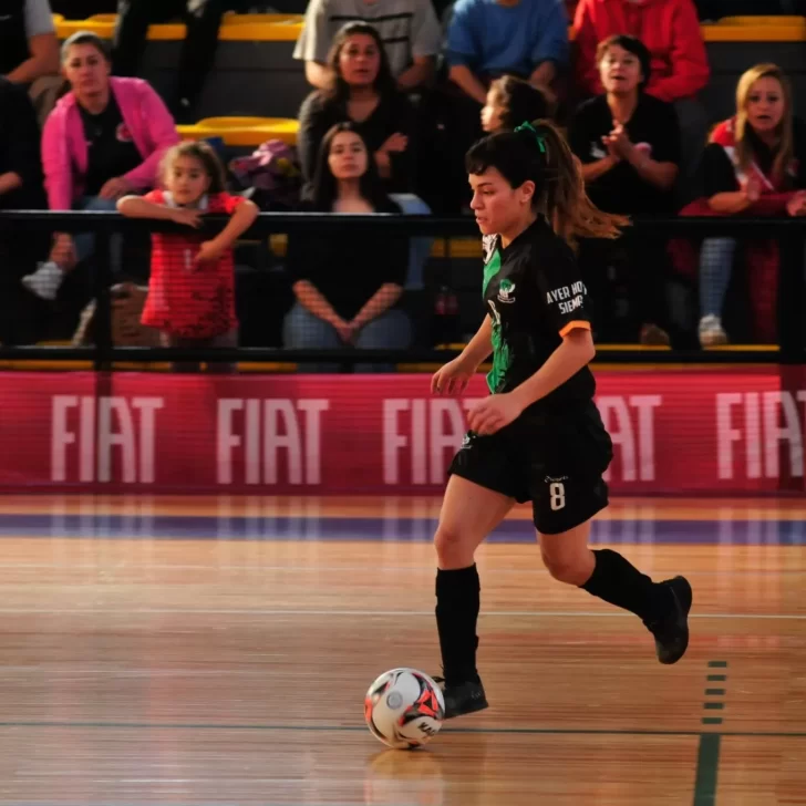 Universitario y Casaca FC de Caleta Olivia ganaron en la segunda fecha del Nacional Oro Sur de Futsal Femenino