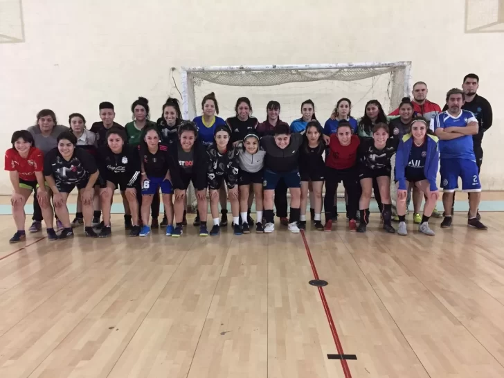 Matías Alvarado, entrenador de la Selección de Futsal Femenino de Río Gallegos: “Queremos recuperar el sentido de pertenencia”