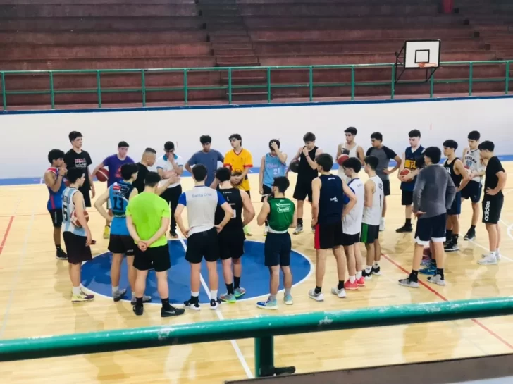 Juegos Binacionales de la Araucanía: la preselección de básquet de Santa Cruz entrenó en Caleta Olivia