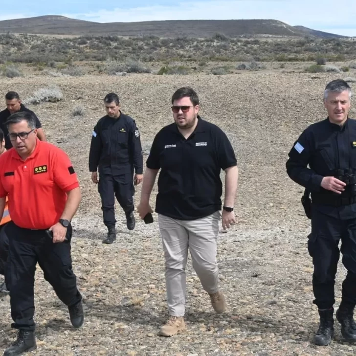 Autoridades viajaron a San Julián para seguir buscando a Gabriel Barrientos Autoridades viajaron a San Julián para seguir buscando a Gabriel Barrientos