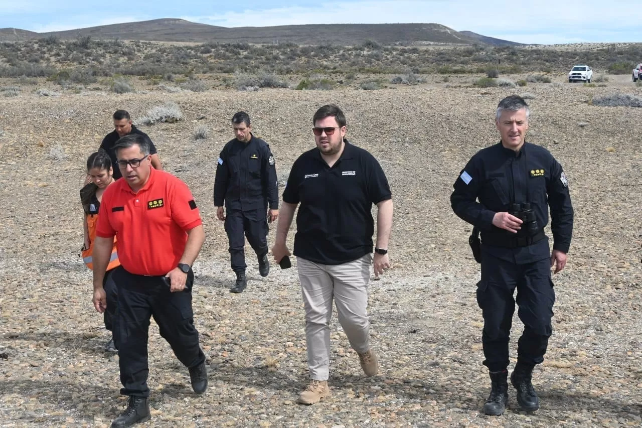 Autoridades viajaron a San Julián para seguir buscando a Gabriel Barrientos Autoridades viajaron a San Julián para seguir buscando a Gabriel Barrientos