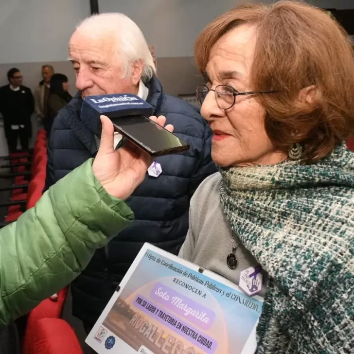 Reconocieron la labor y trayectoria de Margarita Soto, histórica locutora de LU12
