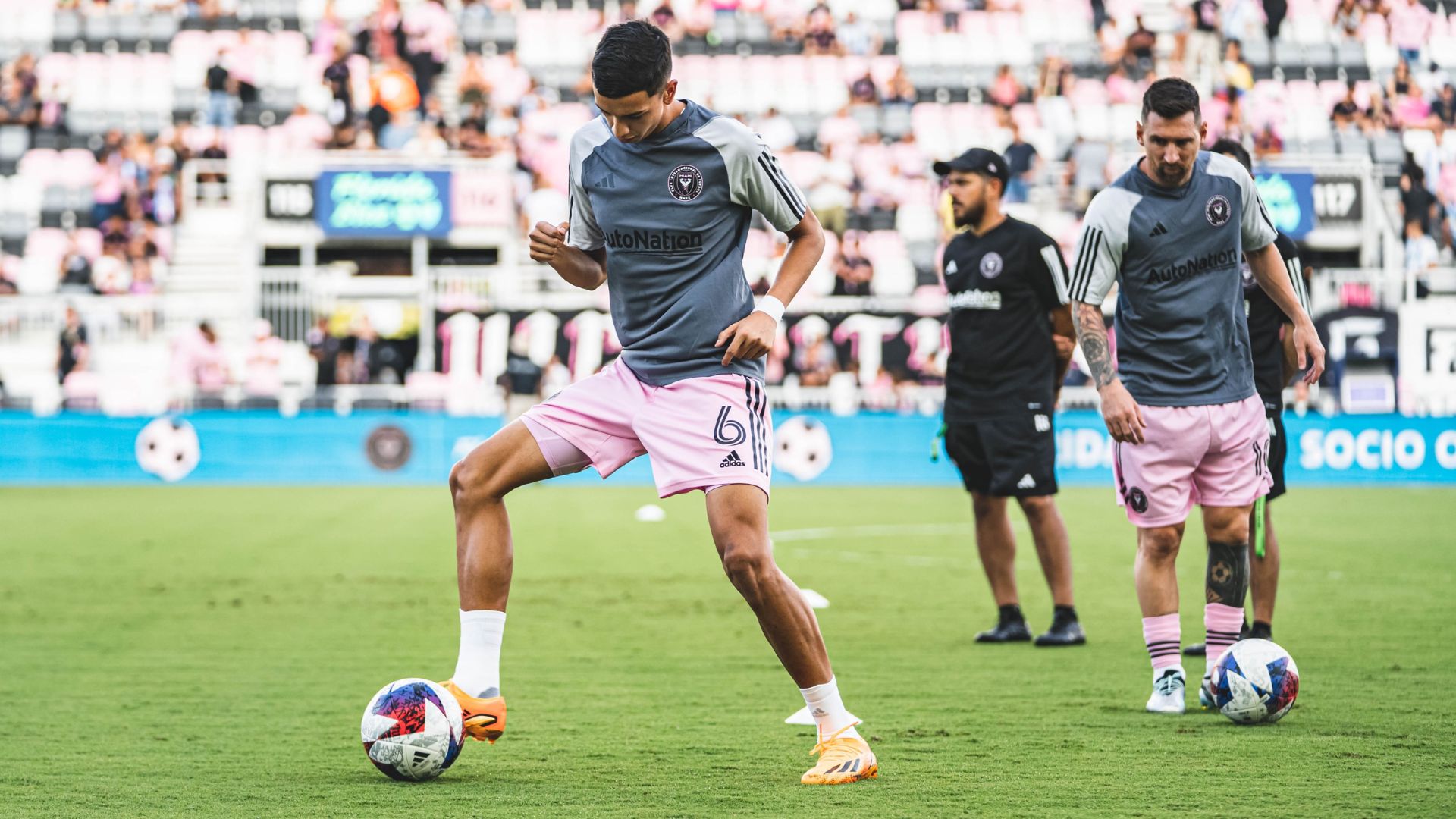 “Toto” Avilés y Lionel Messi, titulares en Inter Miami que empata vs Nashville