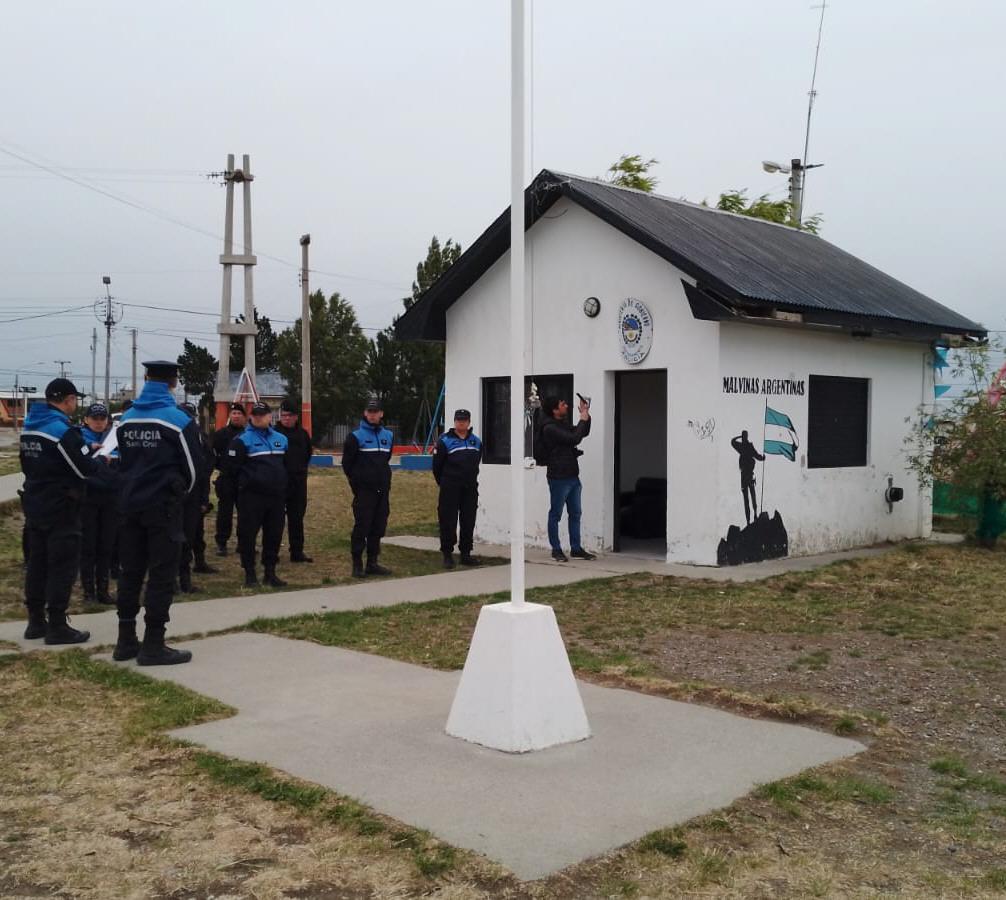 Reinauguraron el puesto policial del B° Gaucho Rivero en Río Gallegos Reinauguraron el puesto policial del B° Gaucho Rivero en Río Gallegos