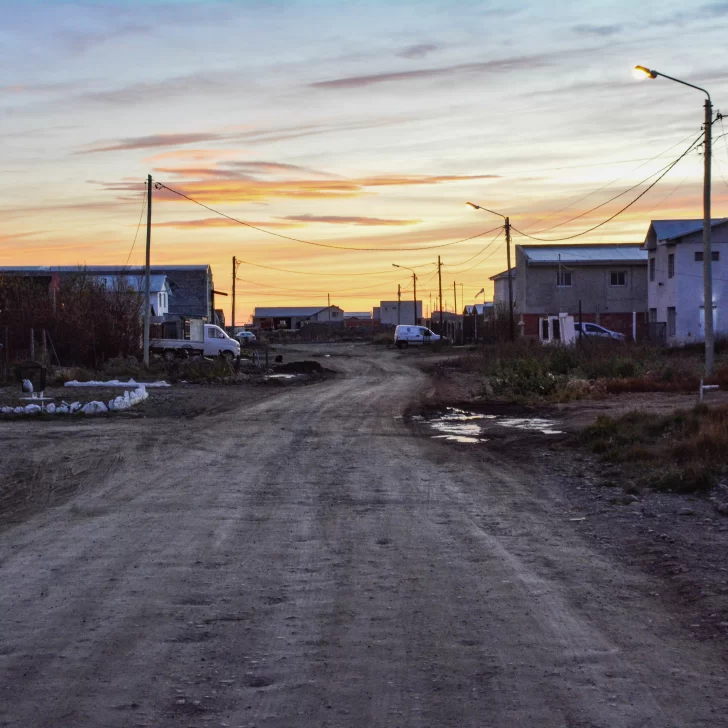 Avanzan los servicios en El Faro: se reanuda la obra para cloacas Avanzan los servicios en El Faro: se reanuda la obra para cloacas