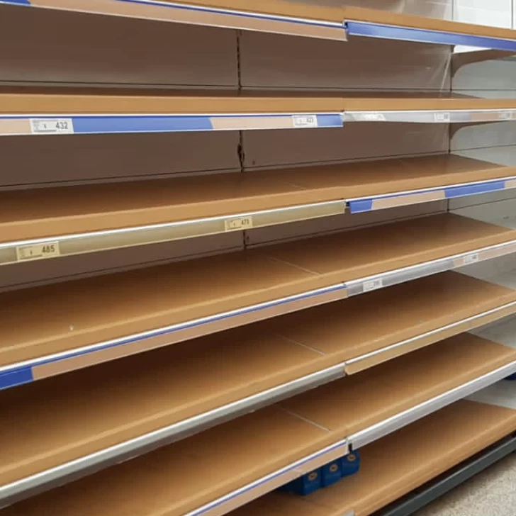 Y el pan, ¿dónde está? Molestia de consumidores por góndolas vacías y pocas marcas Y el pan, ¿dónde está? Molestia de consumidores por góndolas vacías y pocas marcas