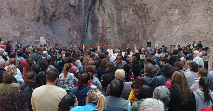 Mas de 5 mil personas celebraron la fiesta de la virgen de Lourdes