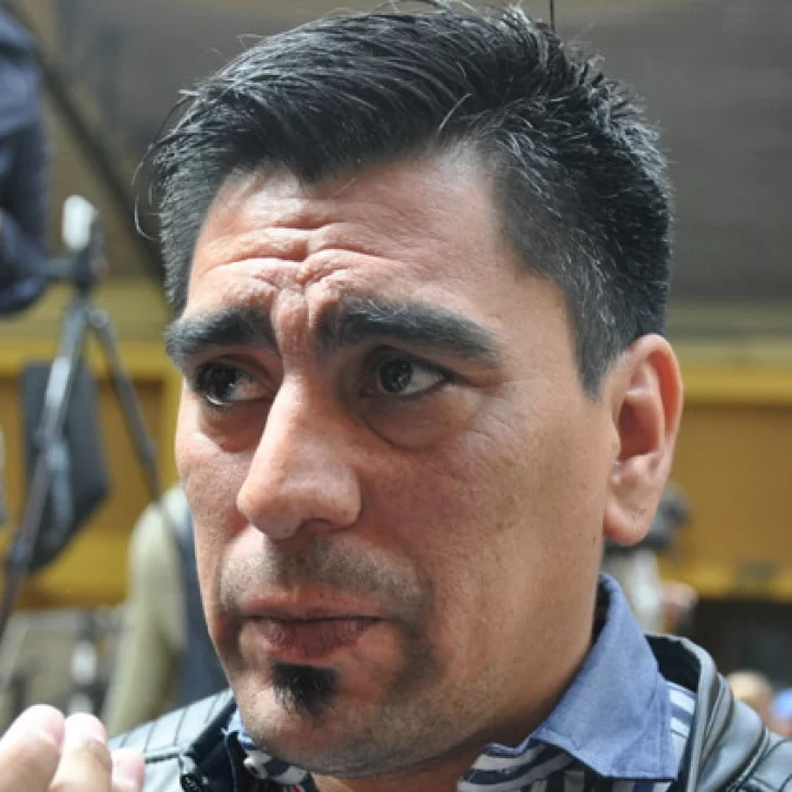 Revés para Españón: concejales y gremio municipal le quitan apoyo