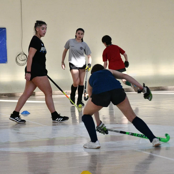 El hockey de la Asociación Santacruceña entrena para dos eventos nacionales