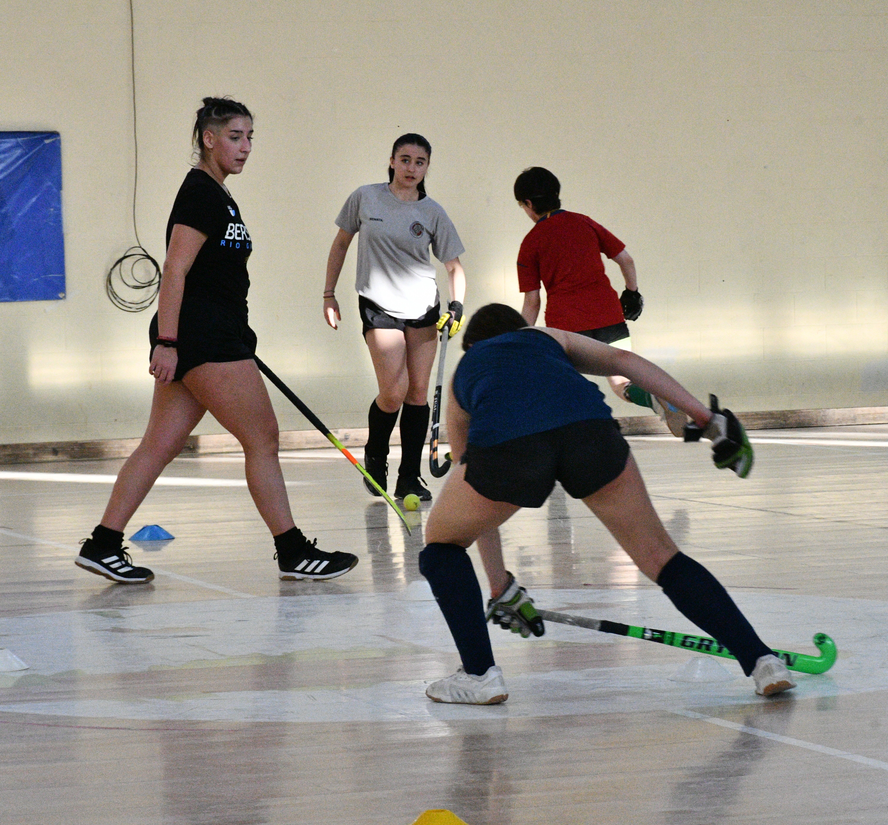 El hockey de la Asociación Santacruceña entrena para dos eventos nacionales