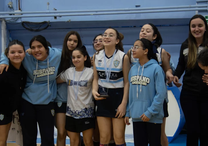 Las M 30 de Boxing y la Sub 14 de Hispano Americano ganaron la V edición del torneo de hockey