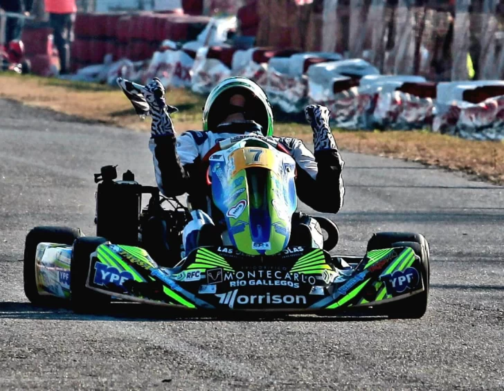 El piloto de Río Gallegos, Thiago Díaz ganó y se acomodó en en el top 3 en la Senior Max del karting nacional