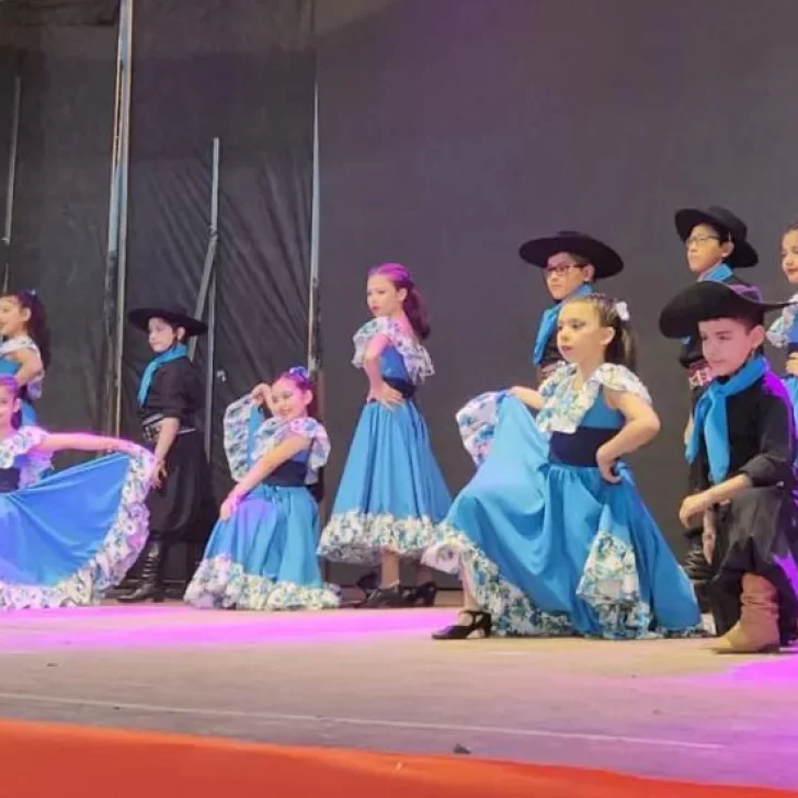La Escuela Provincial conmemora el Día de Folclore Argentino