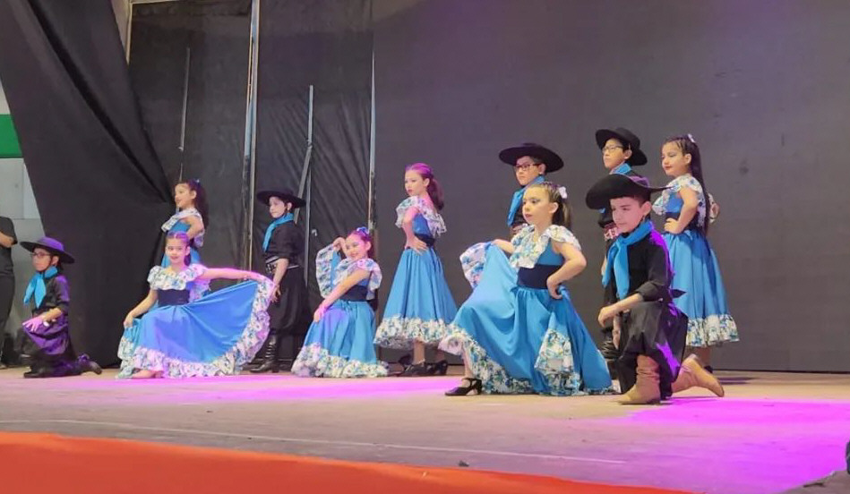 La Escuela Provincial conmemora el Día de Folclore Argentino