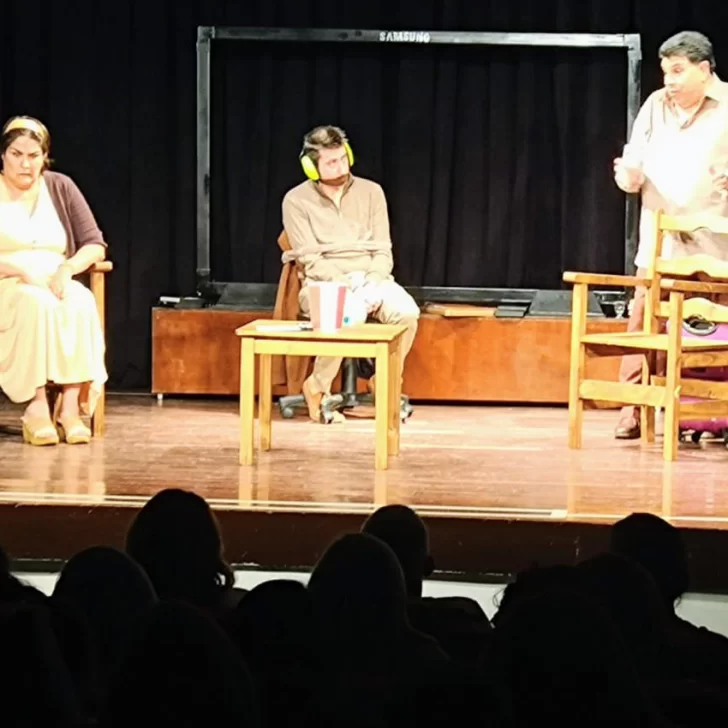 “Una de película” en el Selectivo de Teatro Santa Cruz: “Es una comedia alocada y muy desopilante”