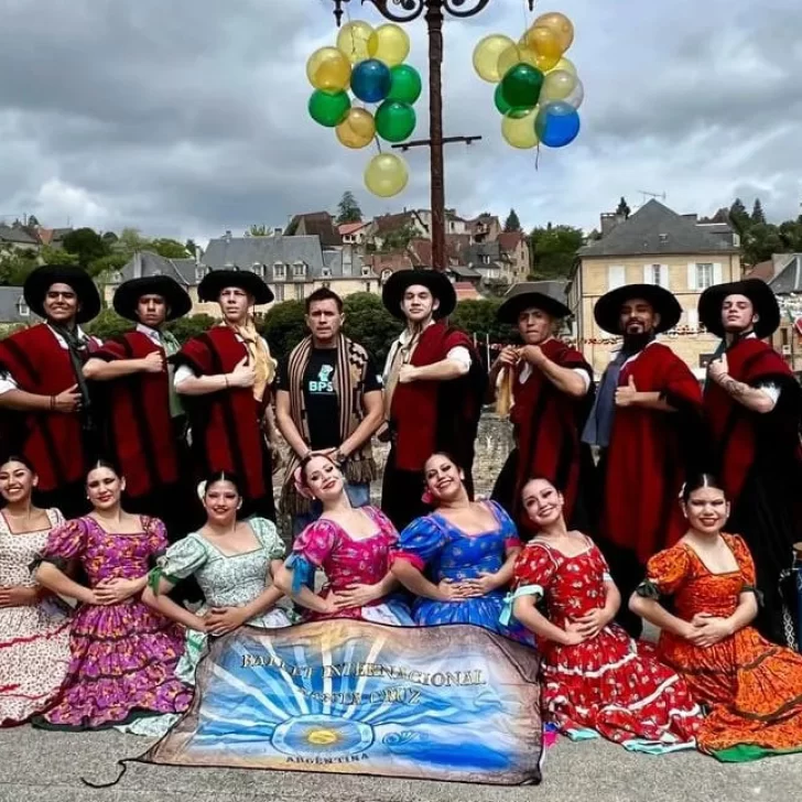 El Ballet Internacional de Santa  Cruz, presente en el Tour de France