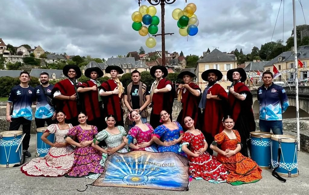 El Ballet Internacional de Santa  Cruz, presente en el Tour de France