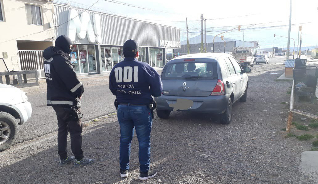 Robo en Servicom: un hombre fue puesto a disposición de la Justicia y secuestraron otro auto Robo en Servicom: un hombre fue puesto a disposición de la Justicia y secuestraron otro auto