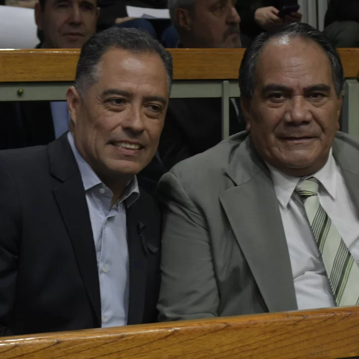 Julián Carrizo juró como diputado en la Legislatura de Santa Cruz en reemplazo de Matías Mazú Julián Carrizo juró como diputado en la Legislatura de Santa Cruz en reemplazo de Matías Mazú