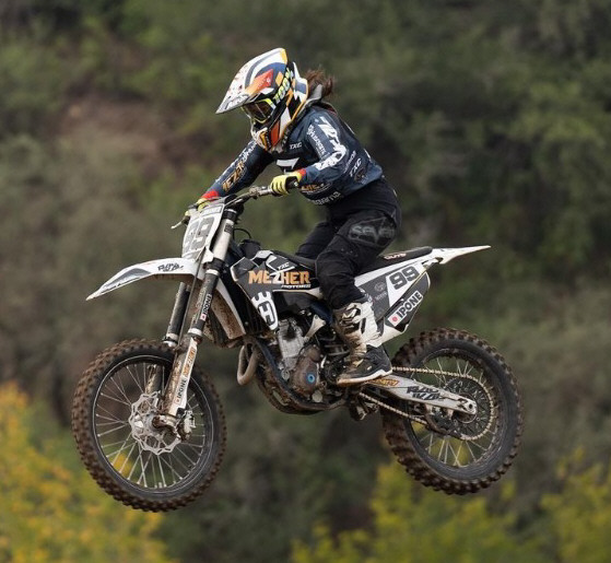 Jazmín Rutherford junta fondos para correr en el Latinoamericano de motocross en Colombia