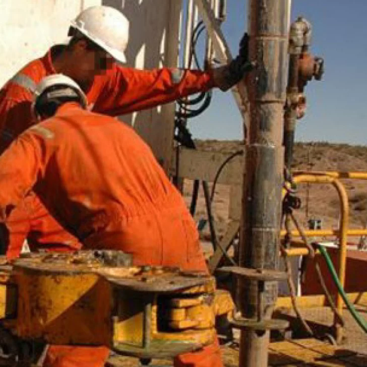 Salarios de petroleros acumularán una suba anual en orden al 80% Salarios de petroleros acumularán una suba anual en orden al 80%