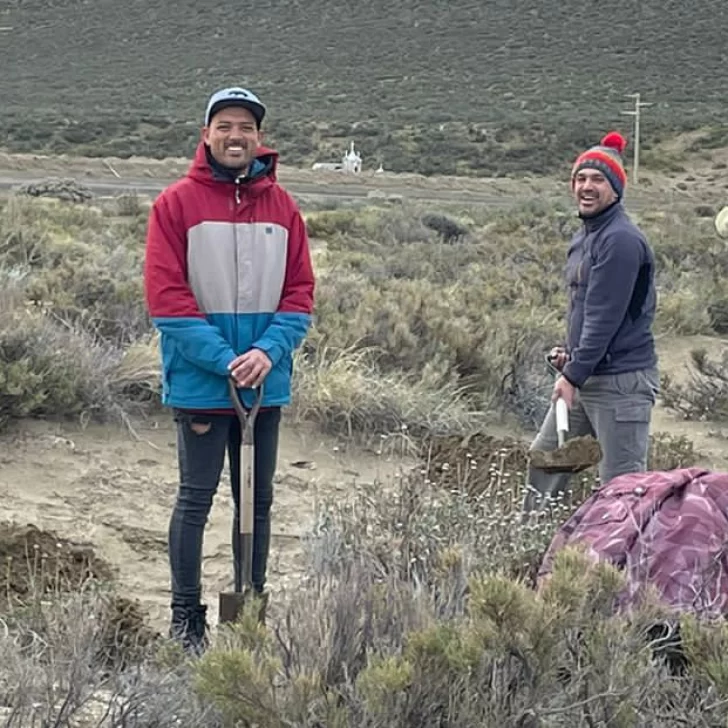 Agrupación de Caleta Olivia plantará 300 álamos en la playa Agrupación de Caleta Olivia plantará 300 álamos en la playa
