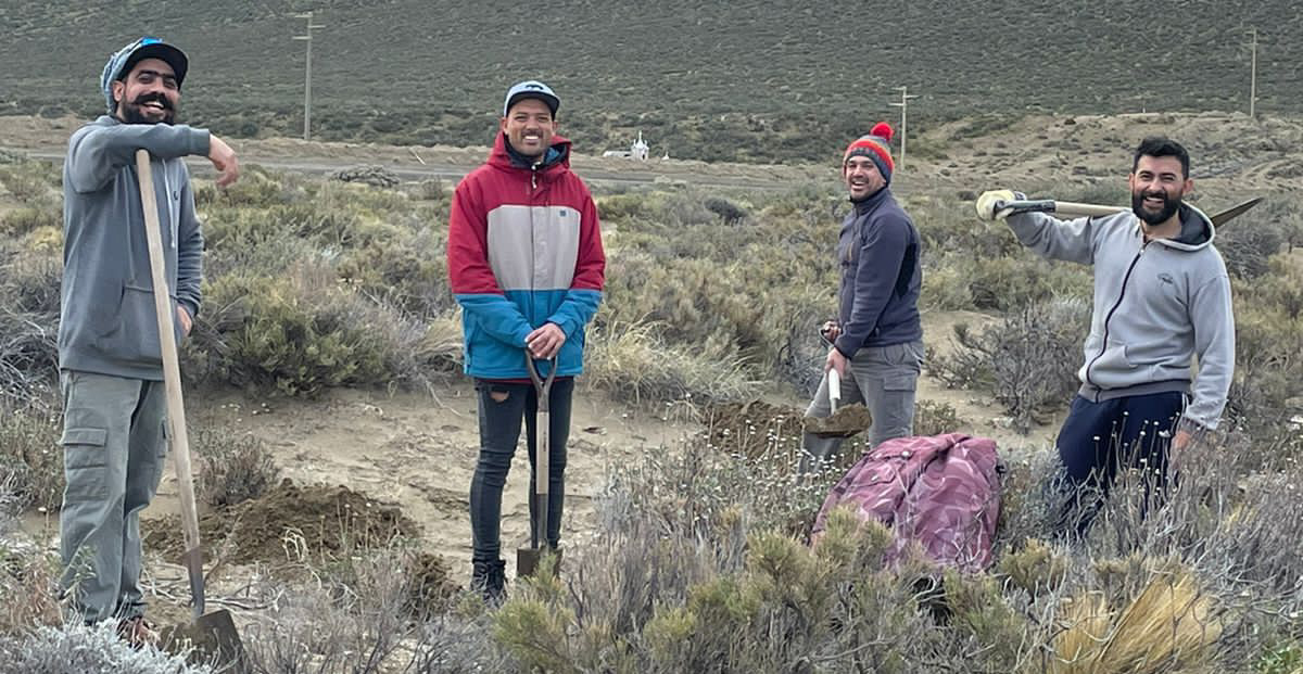 Agrupación de Caleta Olivia plantará 300 álamos en la playa Agrupación de Caleta Olivia plantará 300 álamos en la playa
