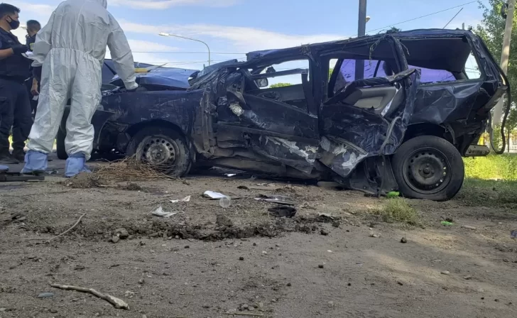 Trágico accidente: murieron cuatro integrantes de una familia y sólo se salvó el bebé de 1 año