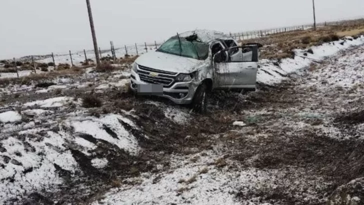 Una familia sufrió un fuerte vuelco sobre Ruta Nacional Nº 40