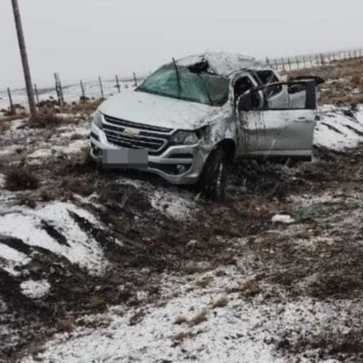 Una familia sufrió un fuerte vuelco sobre Ruta Nacional Nº 40