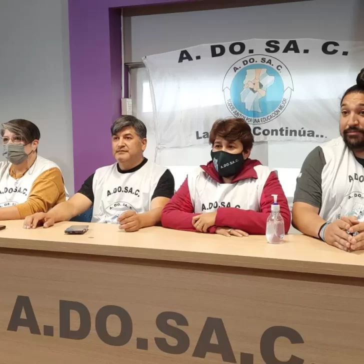 ADOSAC convocó a un paro de 24 horas y AMET de 48 horas para esta semana