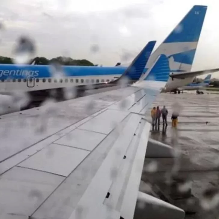 Demoras en Aeroparque y Ezeiza por fuerte tormenta eléctrica: ¿Cómo están los vuelos a Santa Cruz?