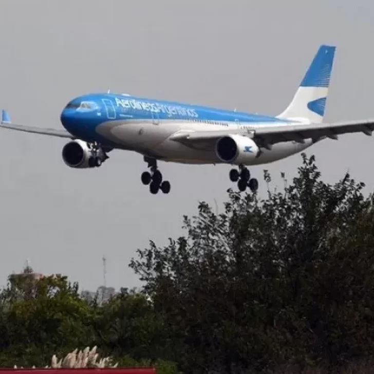 Descuento del 20% para jubilados en pasajes de avión: Aerolíneas Argentinas y ANSES firmaron convenio