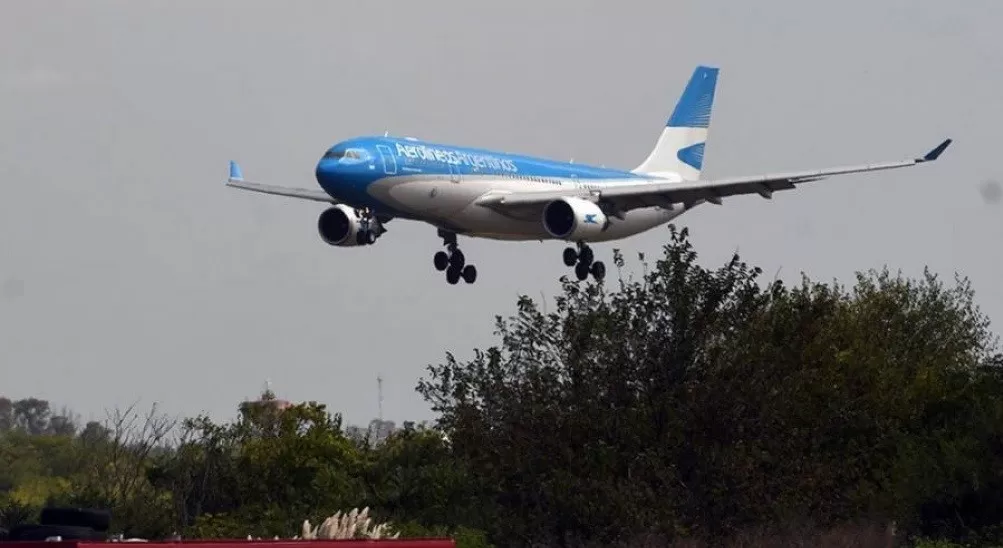 Descuento del 20% para jubilados en pasajes de avión: Aerolíneas Argentinas y ANSES firmaron convenio