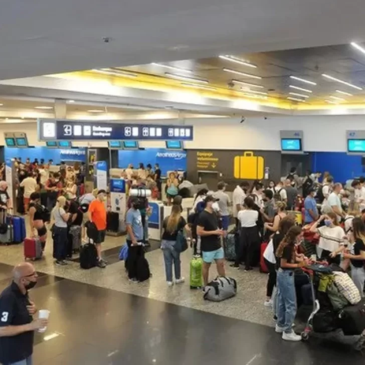 Demoras y vuelos reprogramados en Aeroparque afectan a más de 6.000 pasajeros