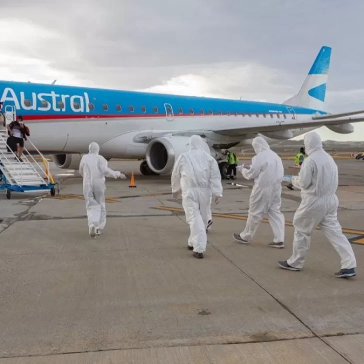 Amenaza de bomba en un vuelo de Aerolíneas: iba a Ushuaia y debió aterrizar de emergencia en Comodoro Rivadavia
