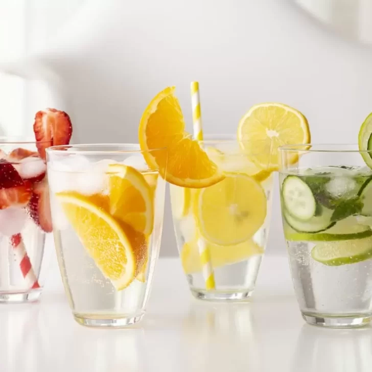 Aguas saborizadas para preparar en casa: recetas saludables para reemplazar a las gaseosas