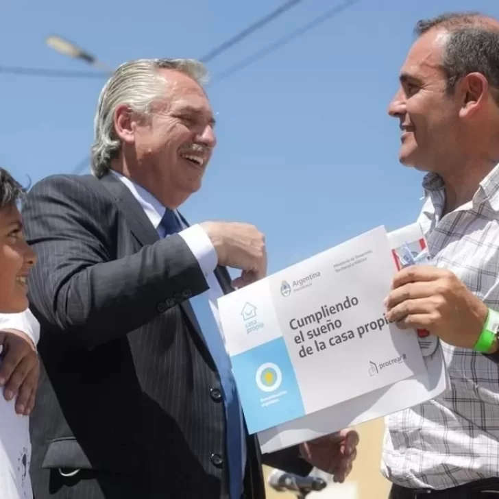 Alberto Fernández entrega la vivienda 125 mil de su gestión en Neuquén