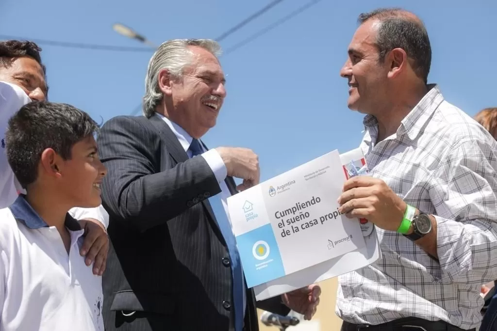 Alberto Fernández entrega la vivienda 125 mil de su gestión en Neuquén