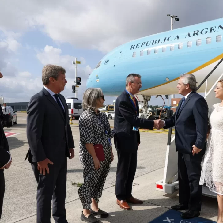 Alberto Fernández llegó a Bruselas para la cumbre entre la Unión Europea y la Celac