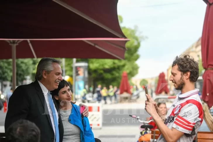 “Hola Alberto, somos cordobeses”, el encuentro del Presidente con dos argentinos por las calles de Berlín