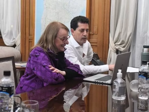 Alicia Kirchner en Buenos Aires: acueducto para Río Gallegos y viviendas para El Chaltén