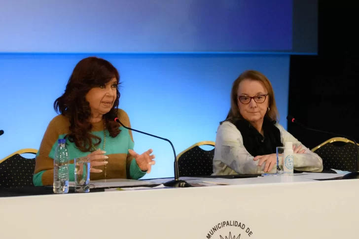 Cristina Fernández: “Desde que Alicia llegó al gobierno, Santa Cruz es la primera provincia en producción de plata y oro”