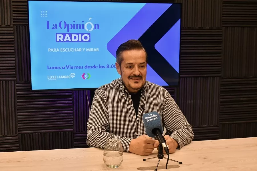 El artista Andrés Caamaño inaugura “INVITRO V” El artista Andrés Caamaño inaugura “INVITRO V”