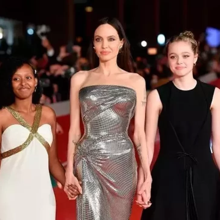 Angelina Jolie y sus hijas Zahara y Shiloh Jolie-Pitt se cortaron el pelo en apoyo a las mujeres de Irán