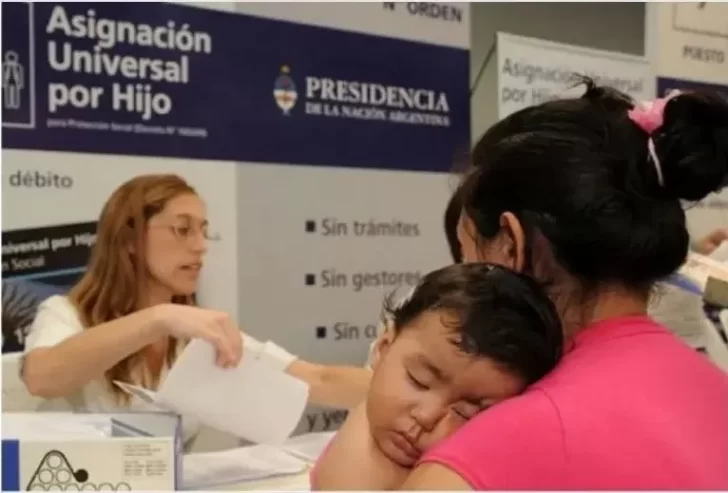 ANSES paga el triple bono extra por Asignación Universal por Hijo: cuánto  y cuándo se cobra en junio